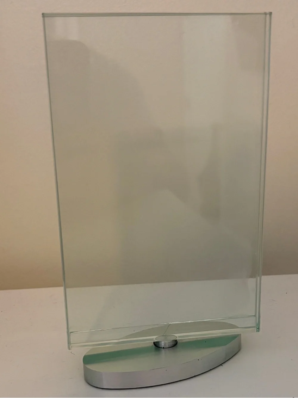 🖼️ Sleek Floating Glass Photo Frame 4x6 Rotating Base Modern Minimalist Decor