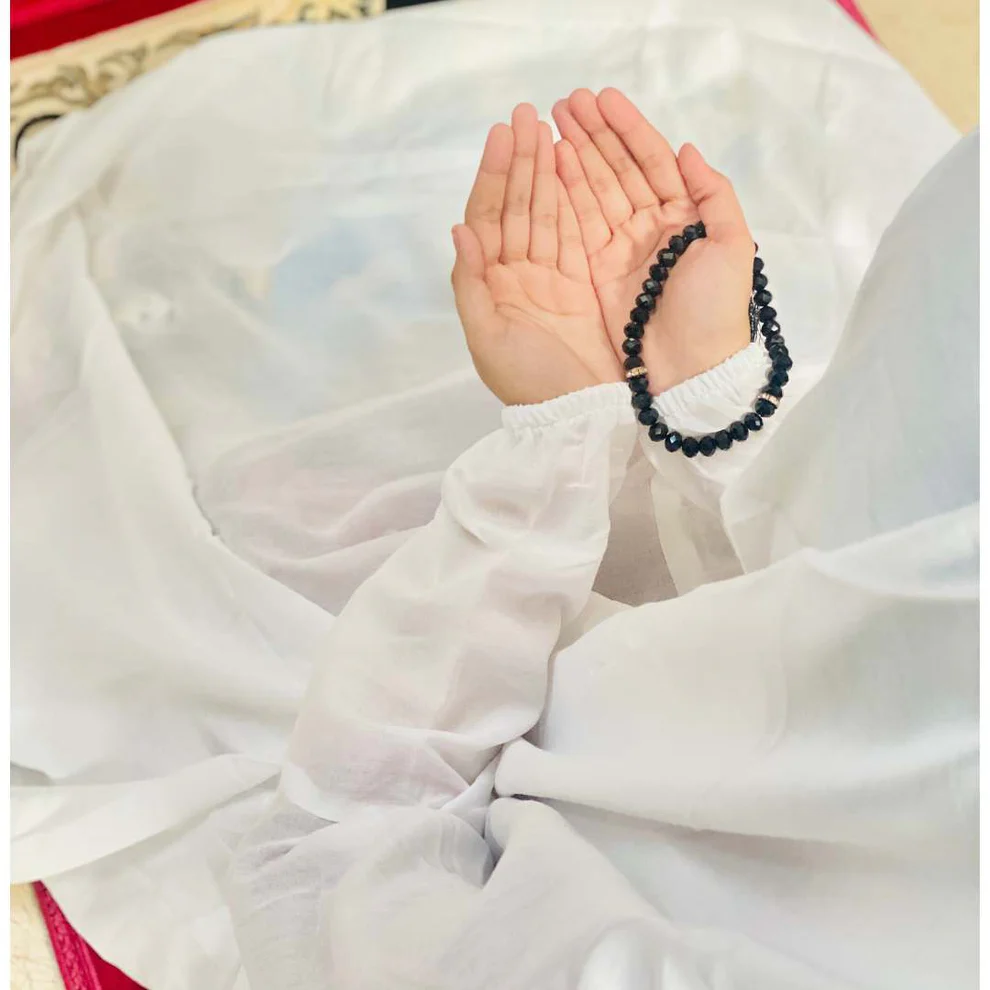 Plain Namaz Chadar with sleeves and Niqab - White 1 Plain Namaz Chadar with sleeves and Niqab - White